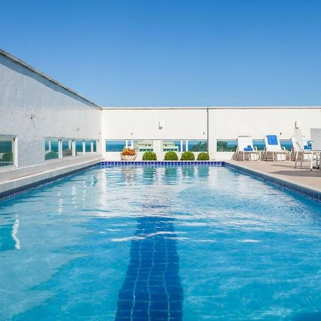 Ramada By Wyndham Macae Hotel & Suites Exterior photo