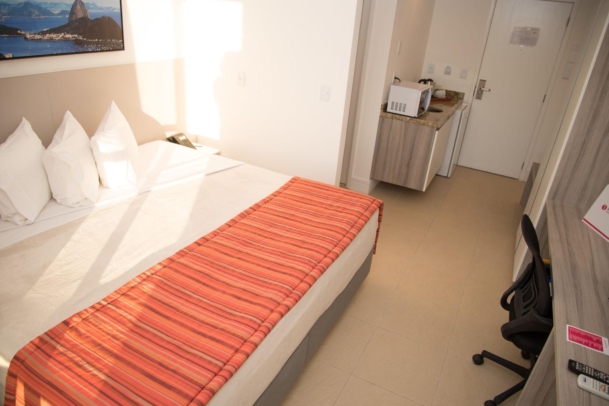 Ramada By Wyndham Macae Hotel & Suites Exterior photo