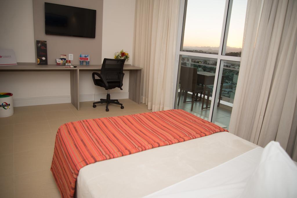 Ramada By Wyndham Macae Hotel & Suites Exterior photo